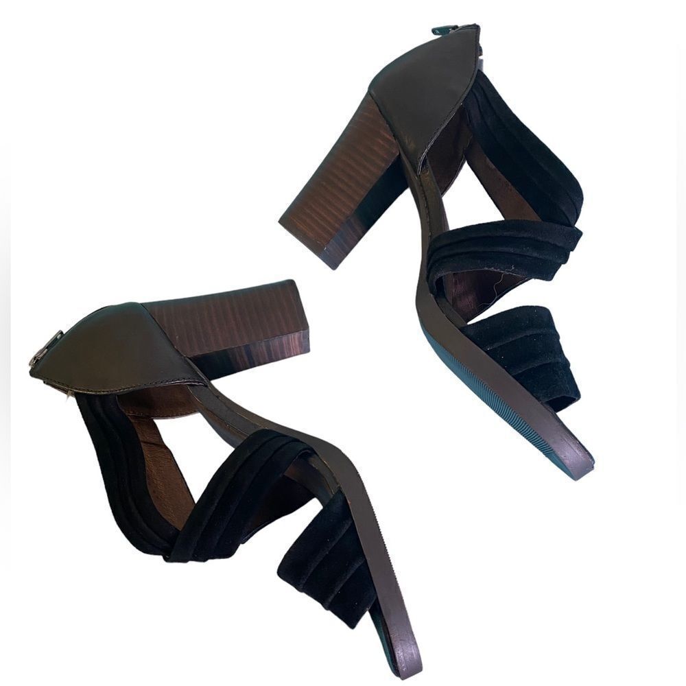Tommy Bahama Lalai Black Leather and Suede Crisscross Chunky Block Heel Sandal - Picture 3 of 16